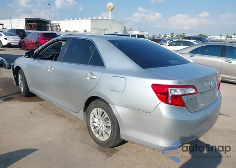 2014 Toyota Camry L z USA, uszkodzony, nr VIN 4T4BF1FK9ER425000